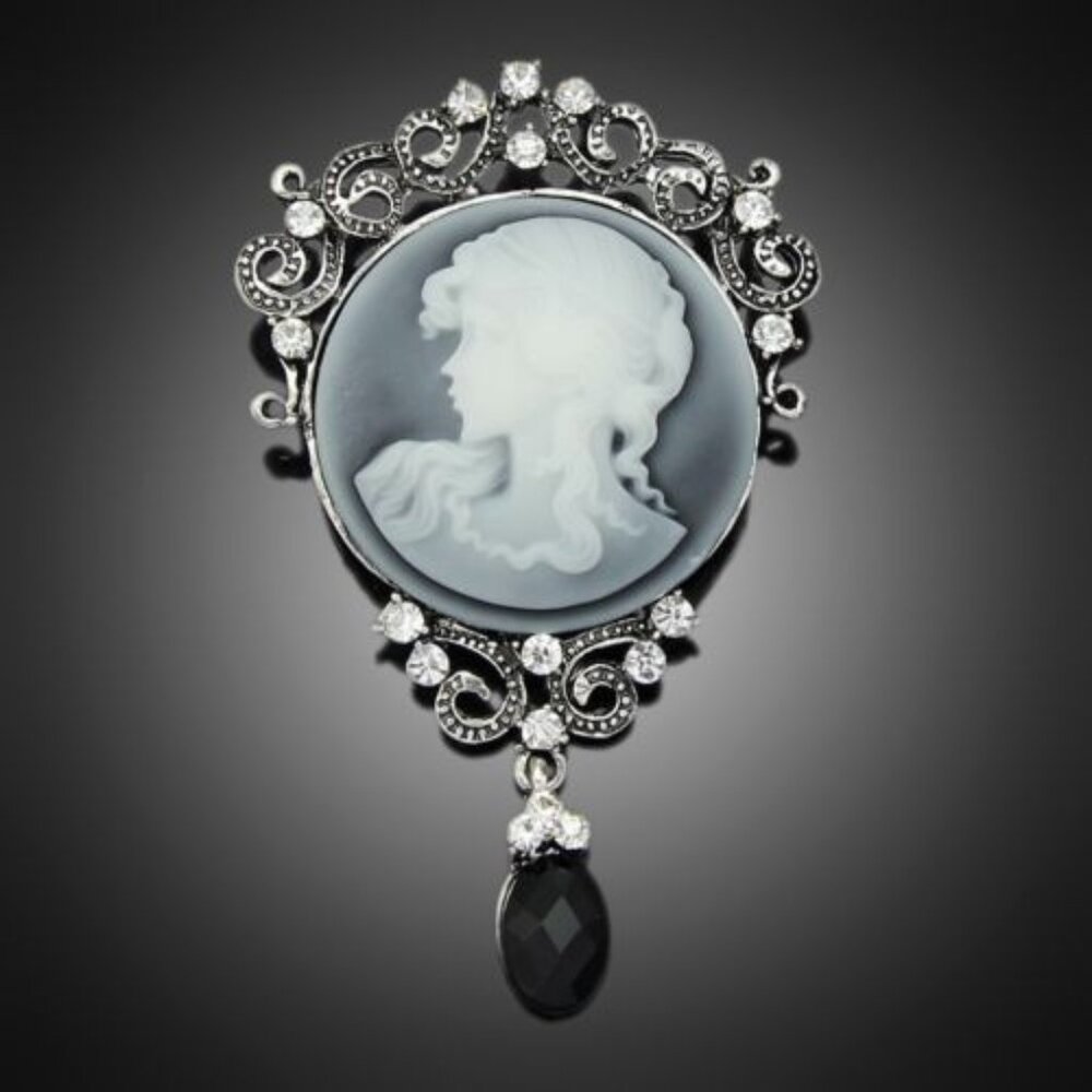 NEW Cameo gray and black with black onyx dangle 3.15 inch